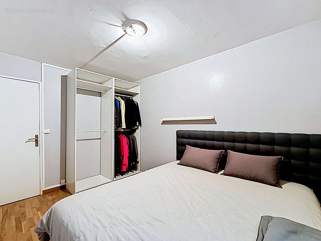 Appartement à NEAUPHLE-LE-CHATEAU