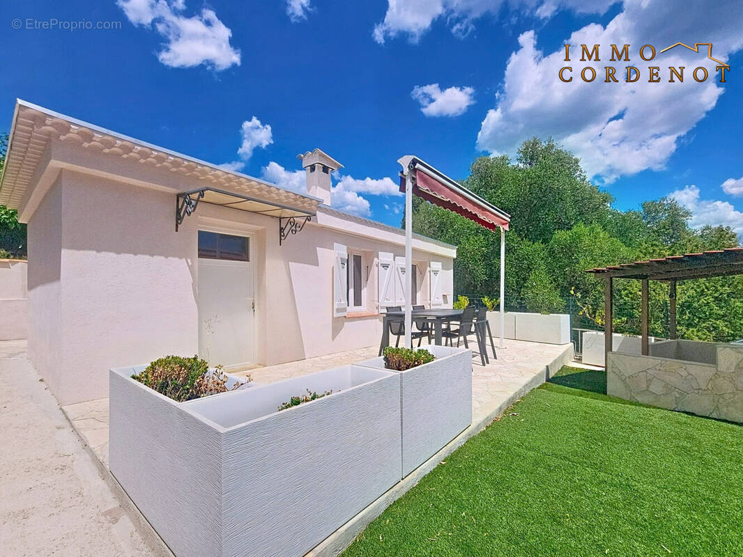 Maison 27 m² à Le Revest-Les-Eaux  - photo 9