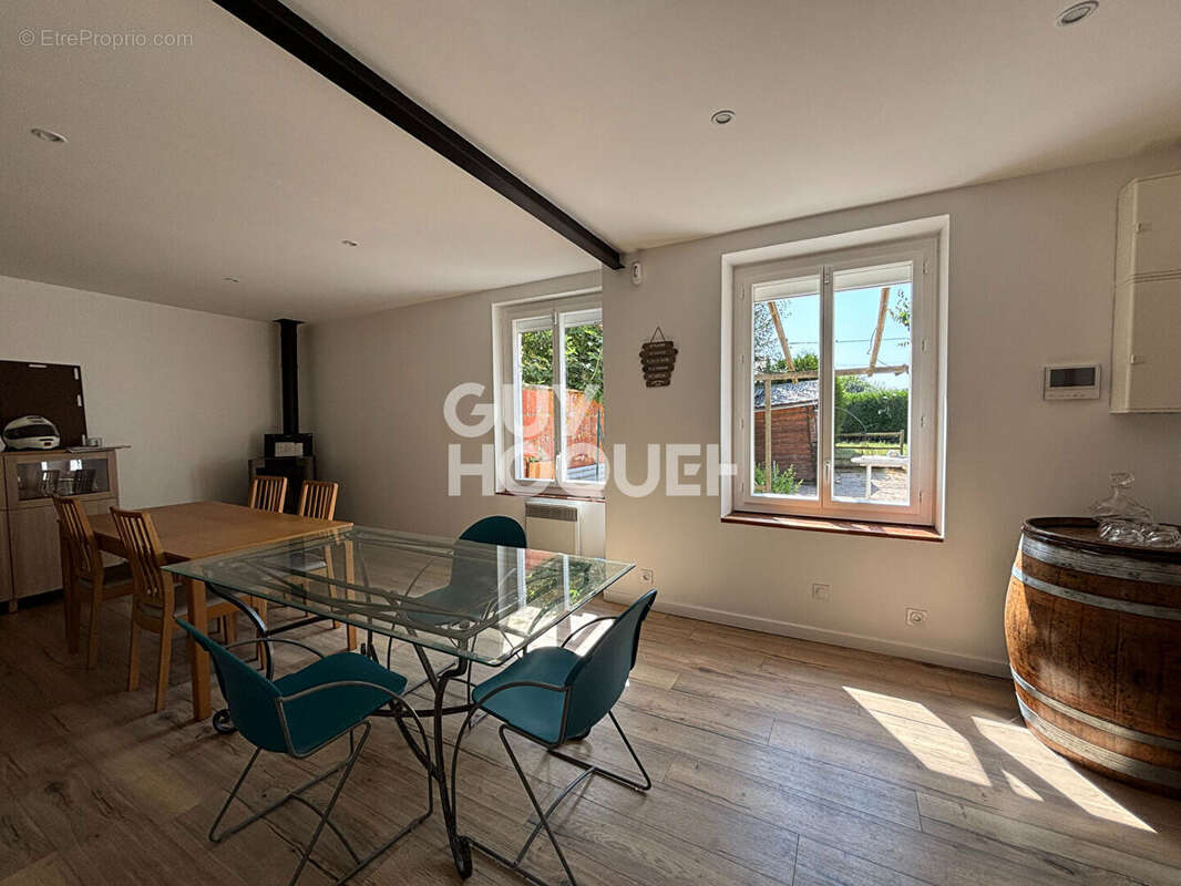 Maison à TREMBLAY-LES-VILLAGES