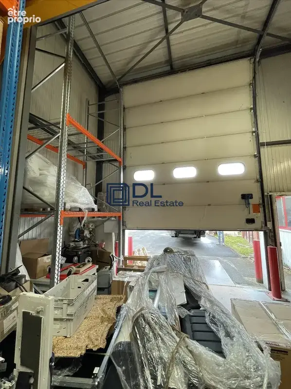 Commerce 1 850 m² à vendre à Voisins-Le-Bretonneux (78960) - photo 5