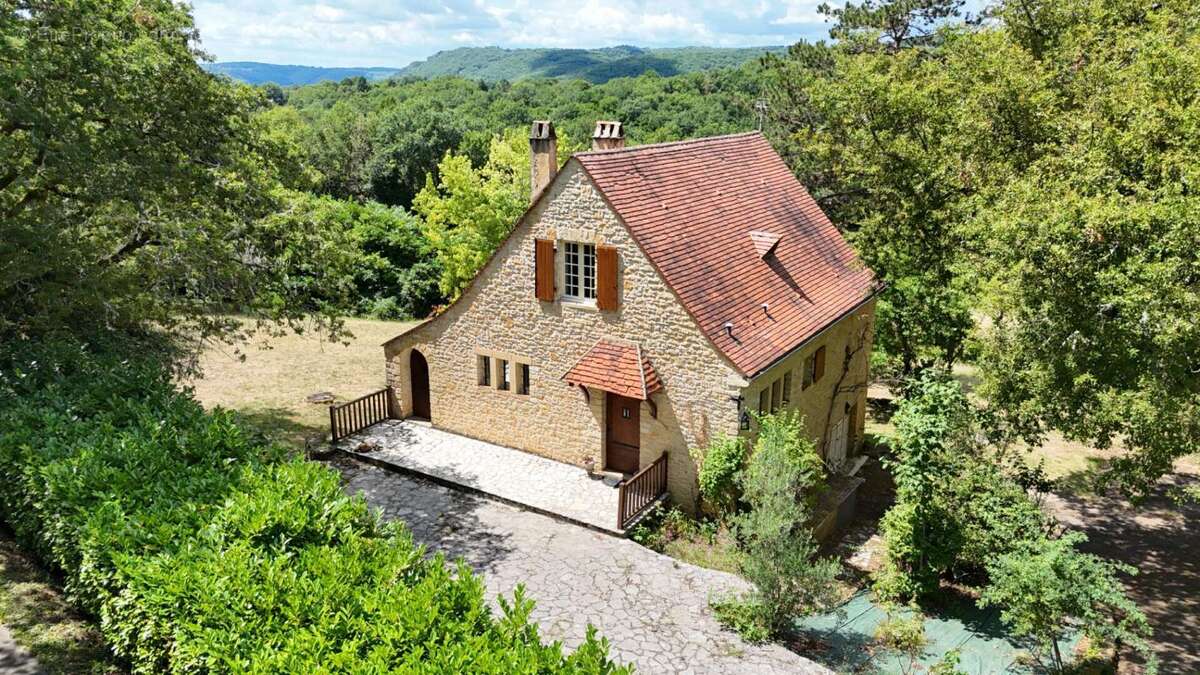 Maison à BEYNAC-ET-CAZENAC