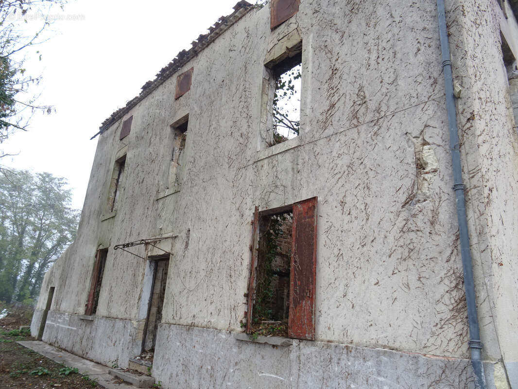 Maison à COUTHURES-SUR-GARONNE