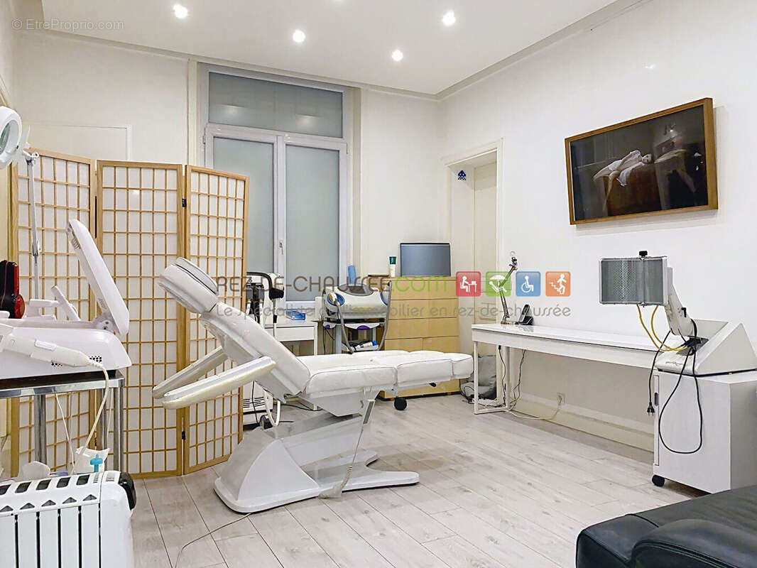 Commerce à PARIS-16E