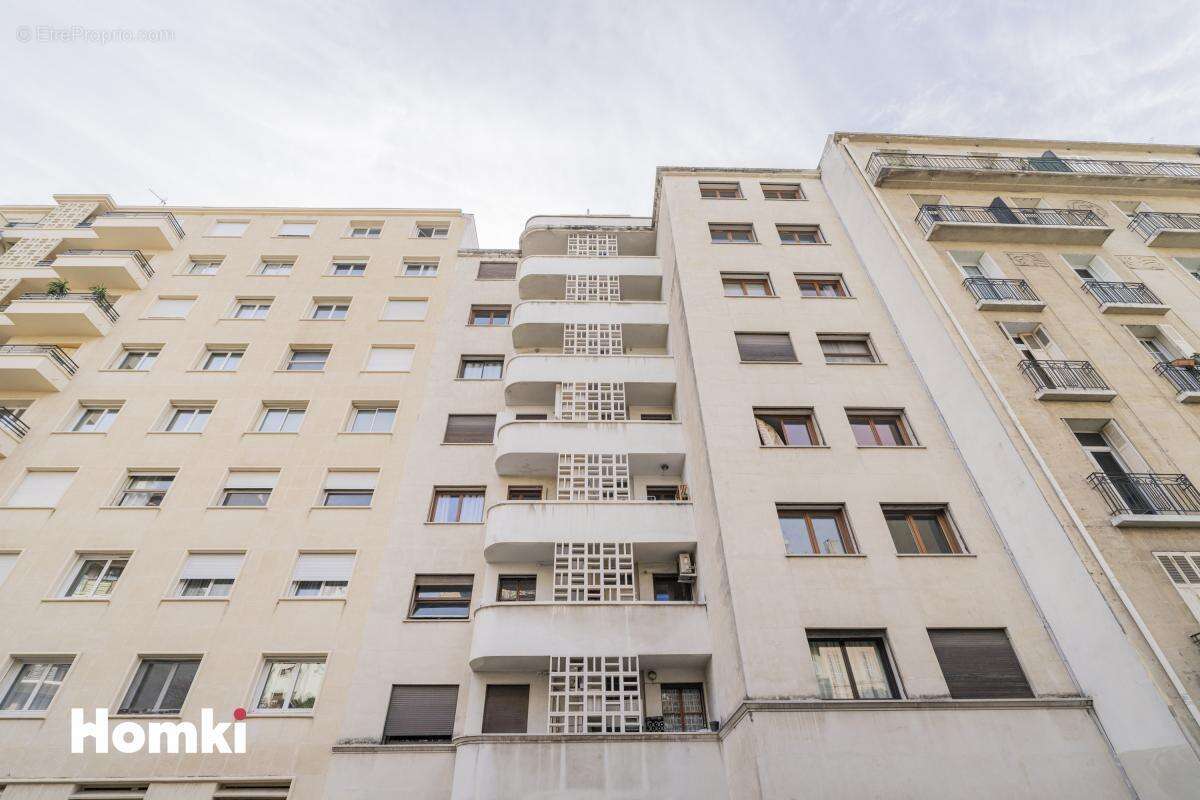 Appartement à MARSEILLE-5E