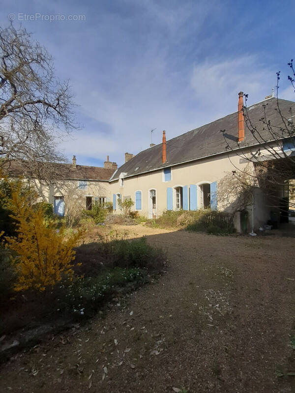 Maison à LE BREIL-SUR-MERIZE