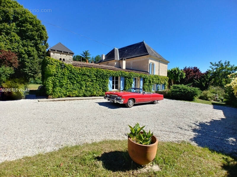 Maison à FARGUES-SAINT-HILAIRE