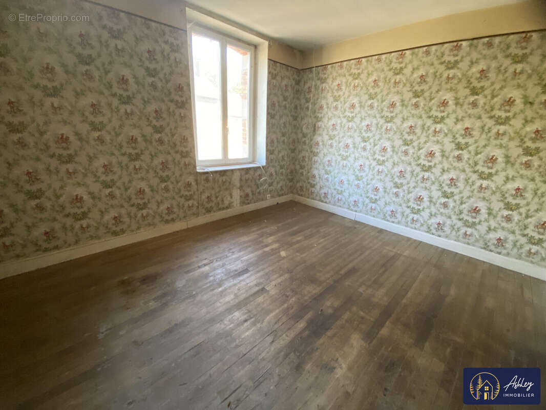 Appartement à YDES
