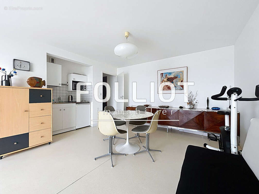 Appartement à JULLOUVILLE