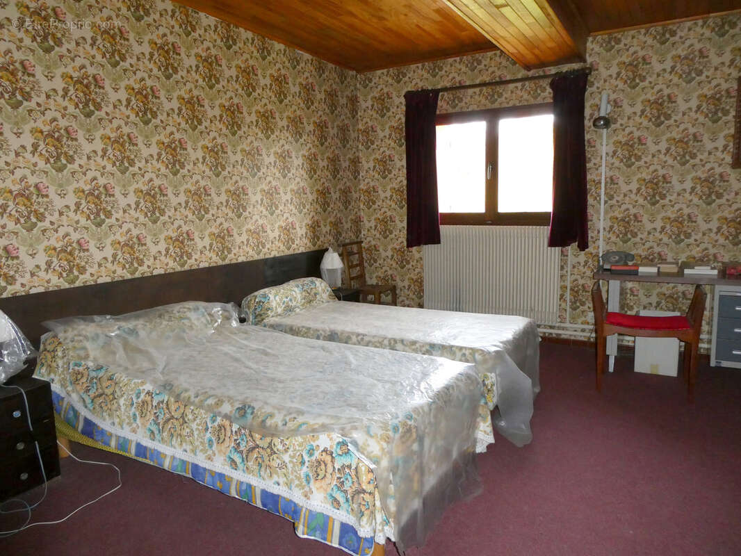 Maison à SAINT-LAURENT-DE-CHAMOUSSET