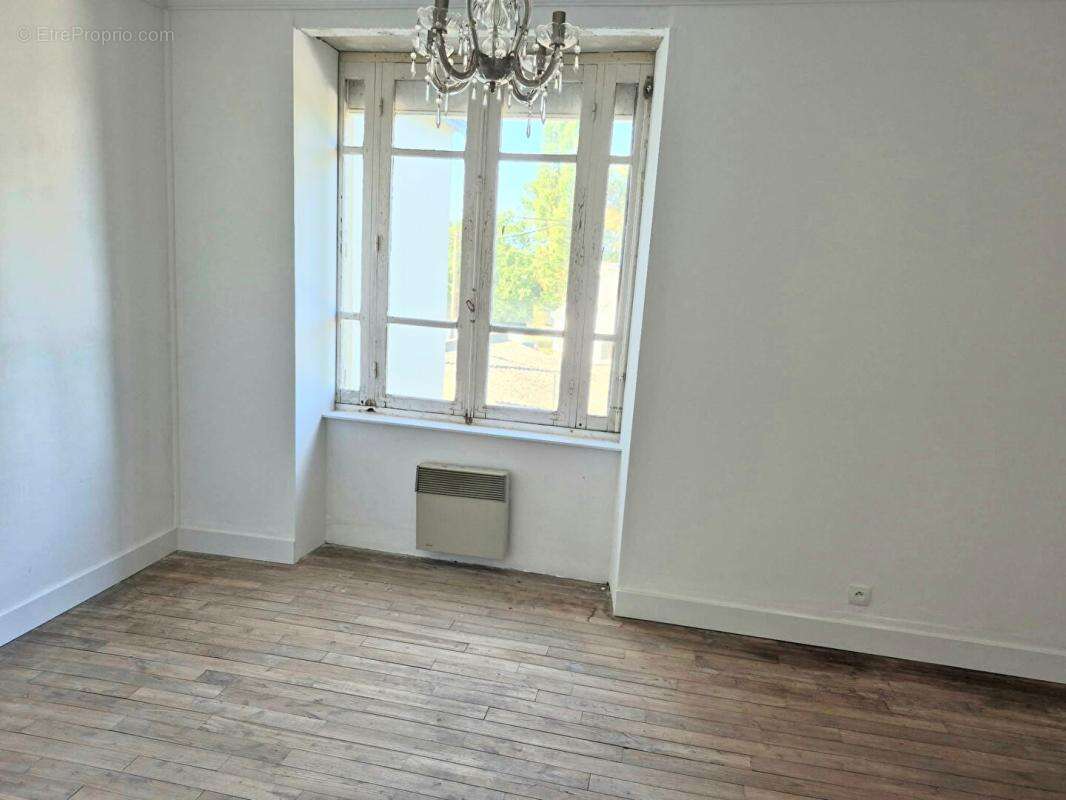 Exclusivité - Le Croisty - Maison de 135.36 m2 - 6 pièces - 3 chambres  -  Jardinet 20 m2 - Prix 125.000 - photo 12