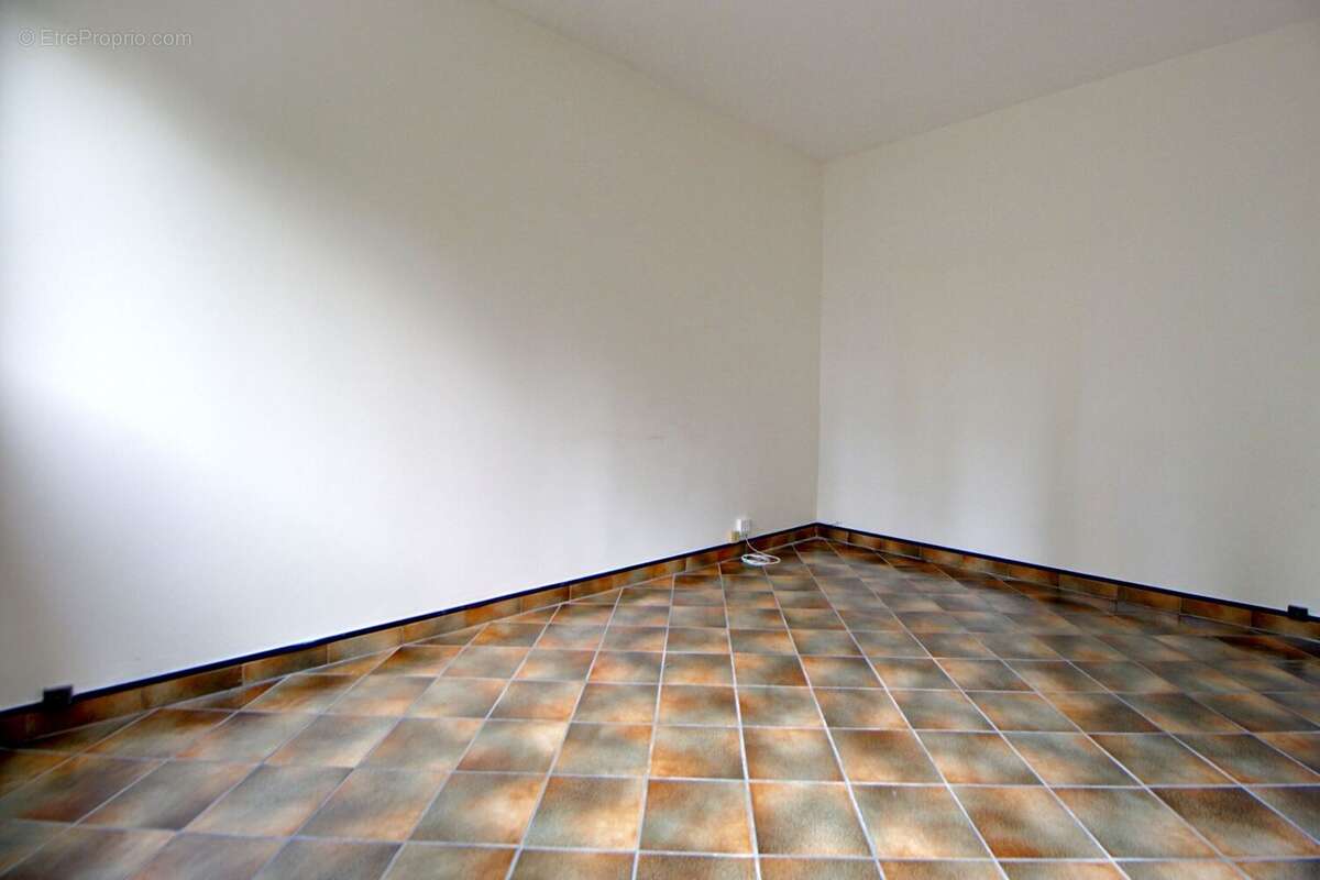 Appartement à VERNEUIL-SUR-SEINE