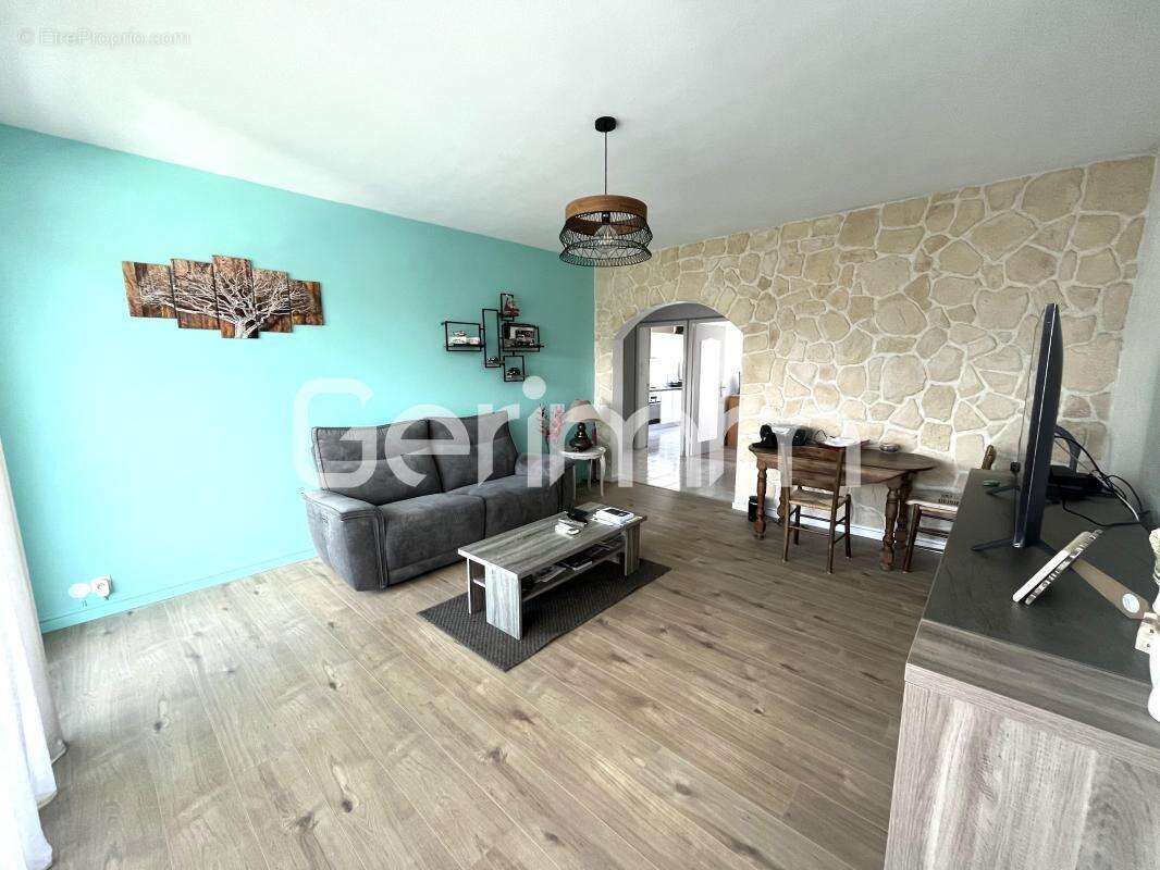 Appartement à FONTAINE