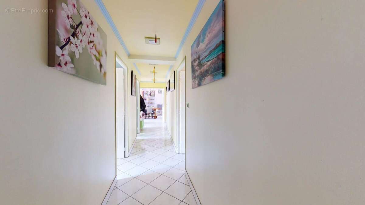 Maison à JOUY-LE-CHATEL