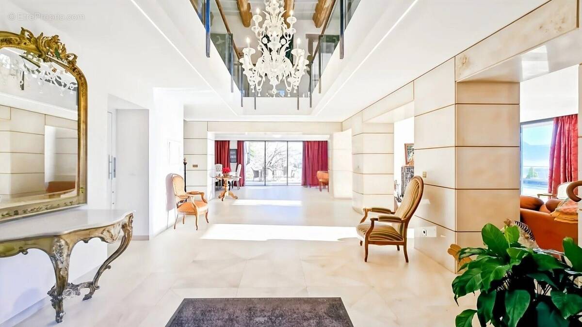 Maison à PERS-JUSSY