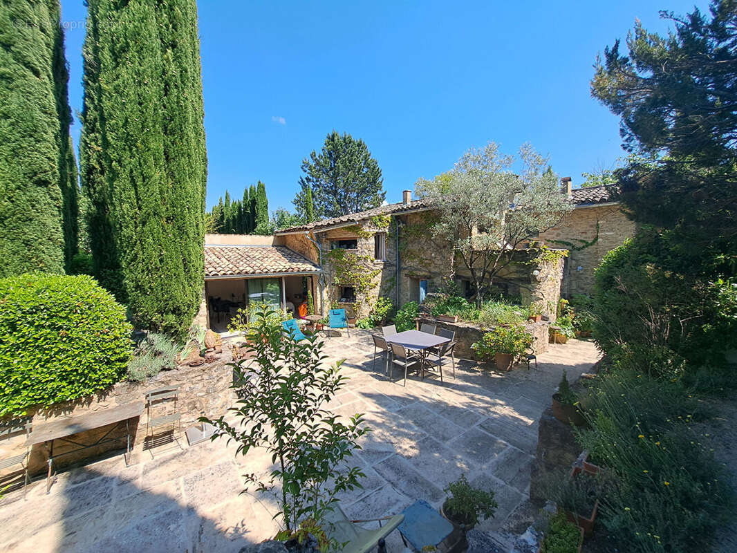 Maison à VAISON-LA-ROMAINE