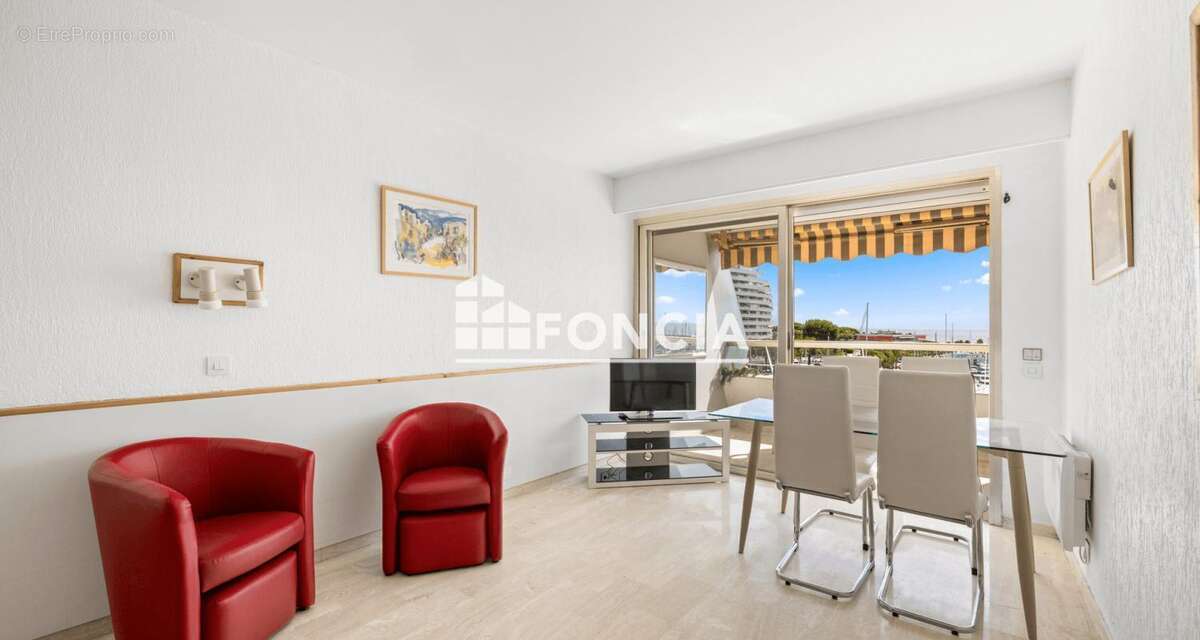 Appartement à VILLENEUVE-LOUBET