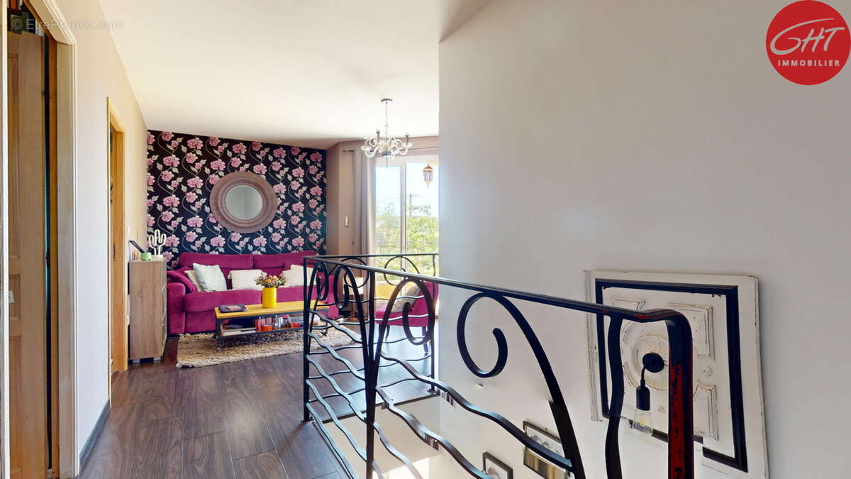 Maison à MAZEROLLES-LE-SALIN