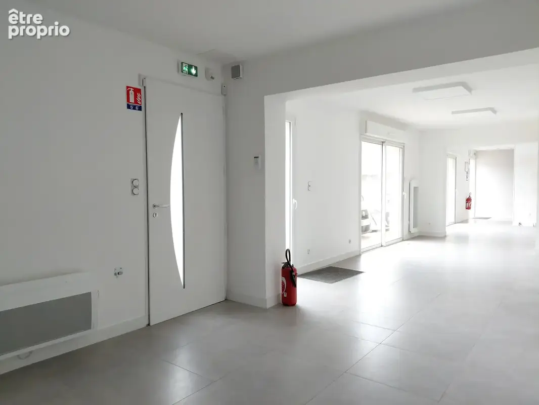 A Vendre A Périgueux : Local commercial d'environ 280m2 - photo 3