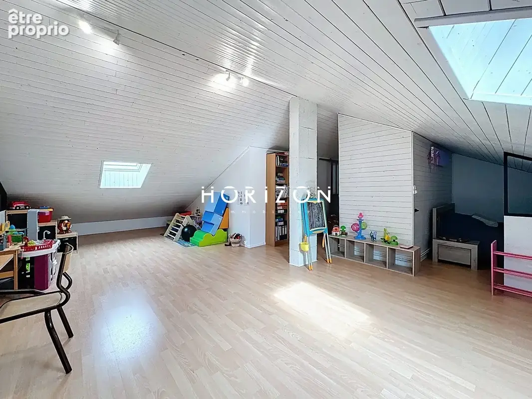 Maison 8 pièces 202 m² à vendre à Saint-Etienne-Sur-Chalaronne (01140) - photo 9