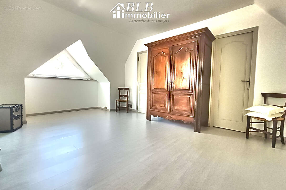 Maison à LE PERRAY-EN-YVELINES