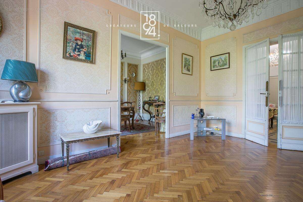 Appartement à MARSEILLE-8E