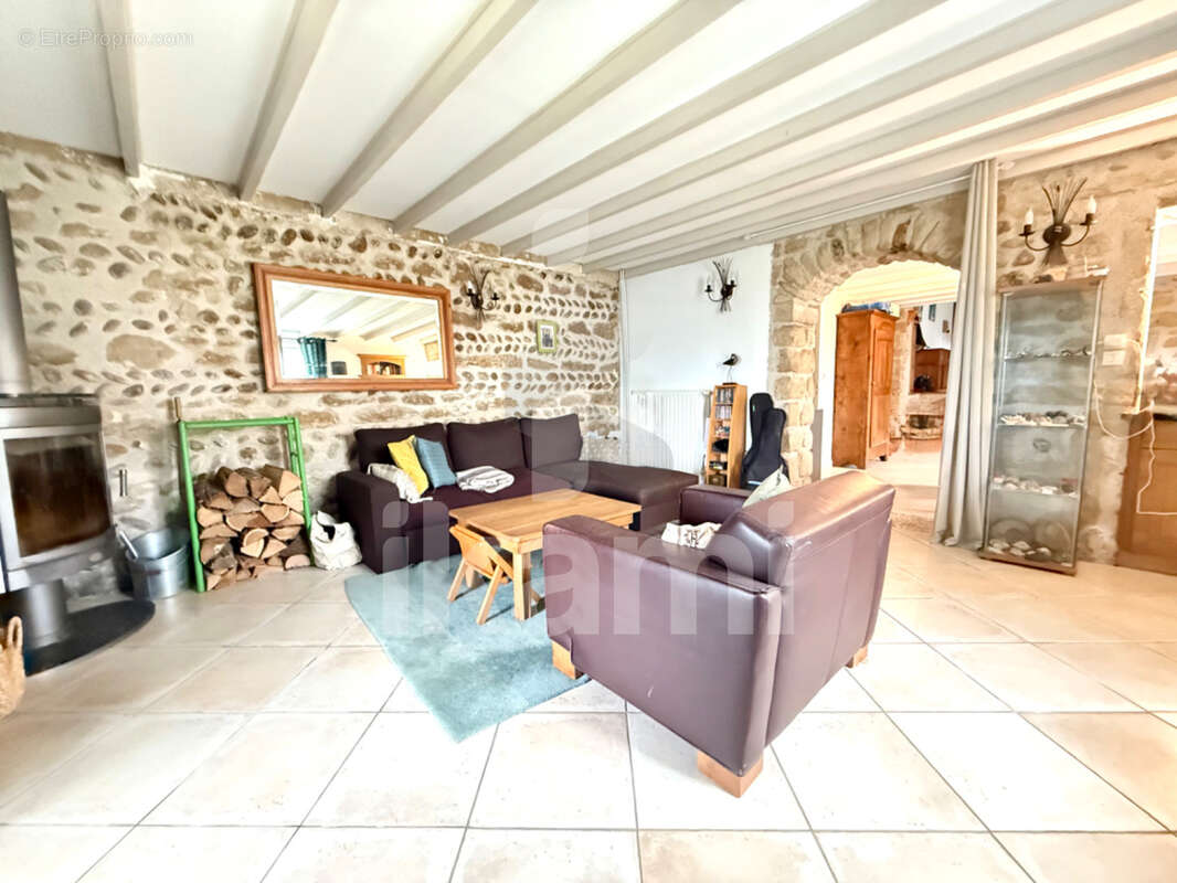 Maison à SAINT-BONNET-DE-CHAVAGNE