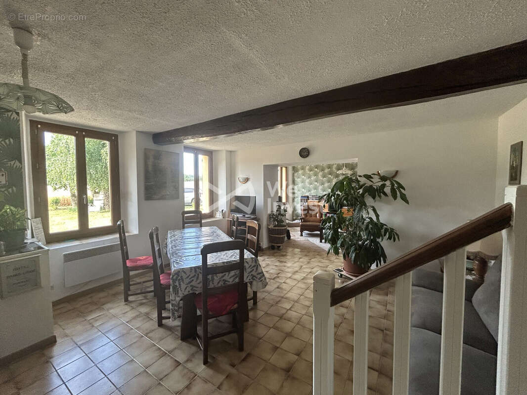 Maison à AIX-EN-OTHE