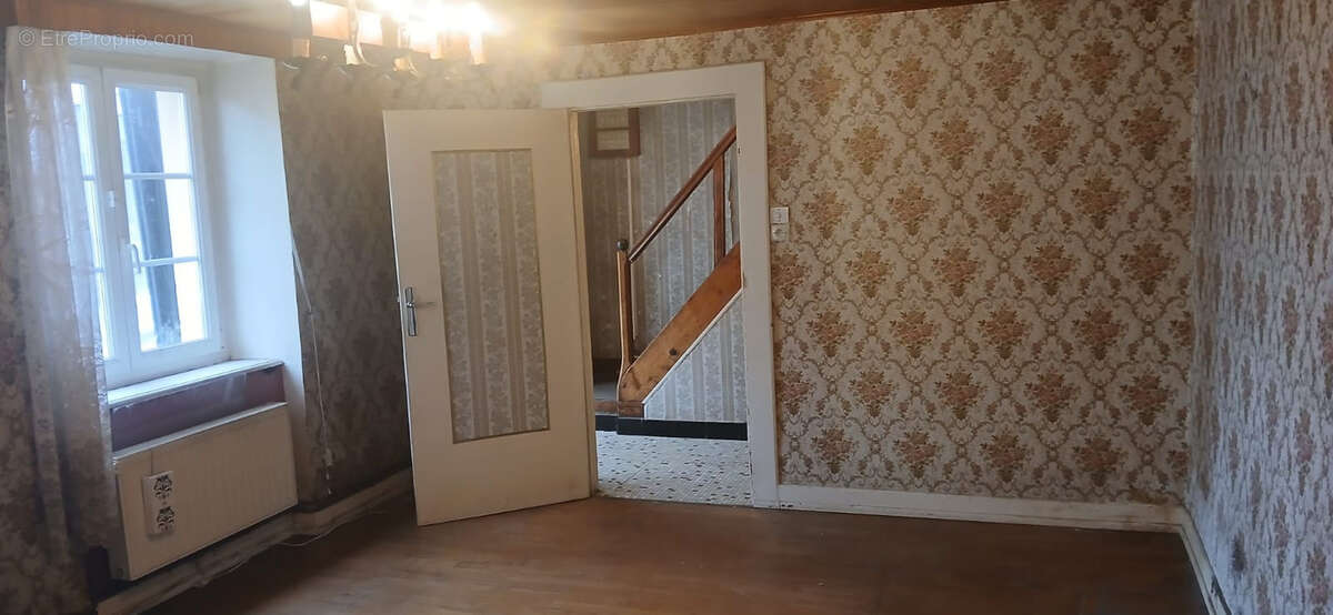 Maison à ROUGEGOUTTE