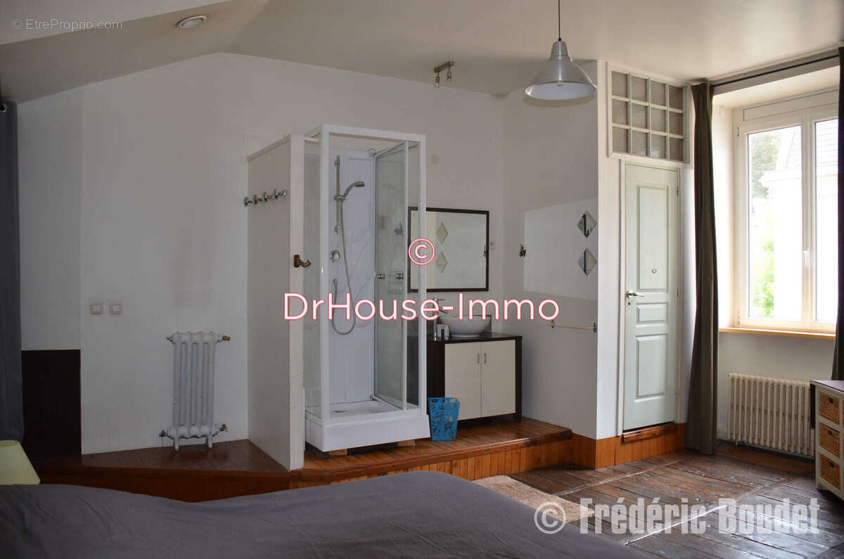 Maison à SAVIGNAC-LES-EGLISES