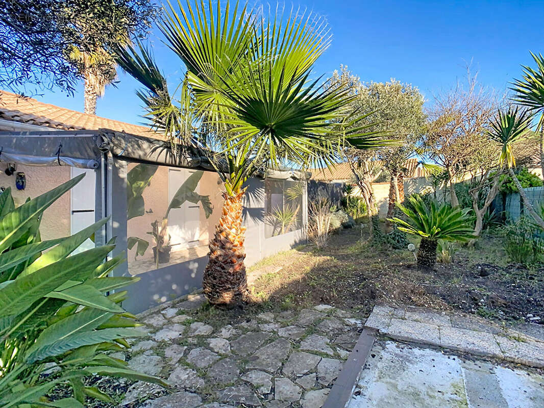 Maison à CHATEAUNEUF-LES-MARTIGUES