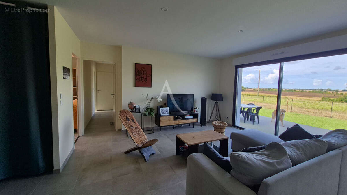 Maison à CORME-ROYAL