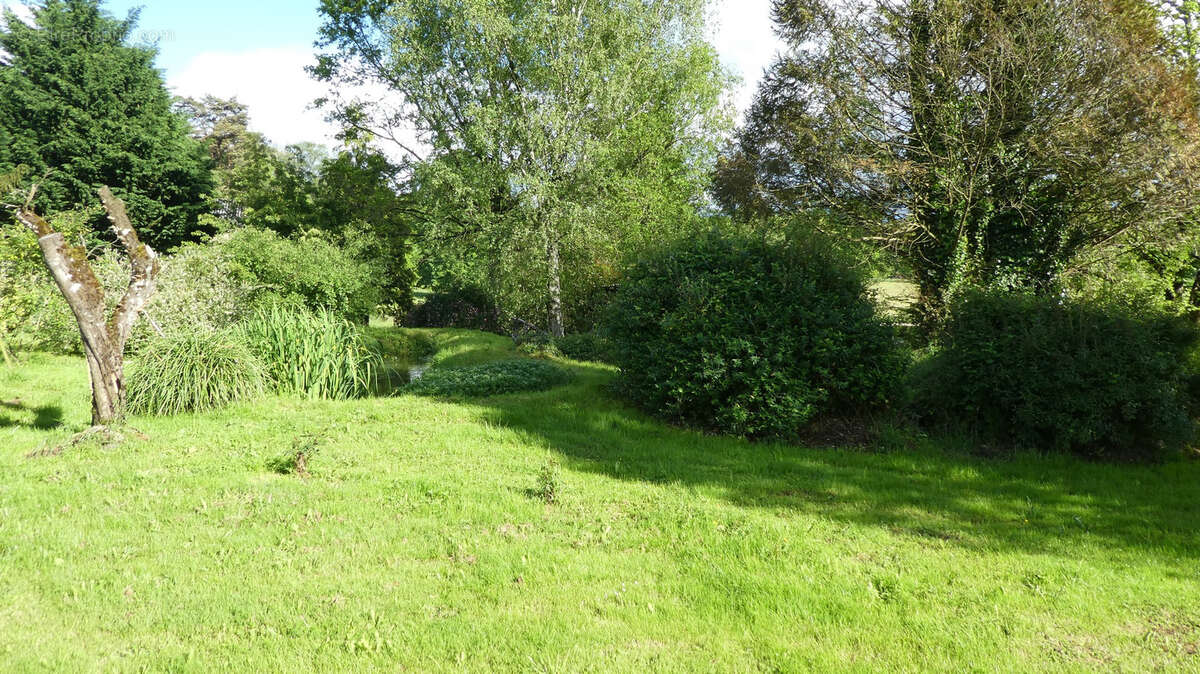 Maison à LA CROISILLE-SUR-BRIANCE
