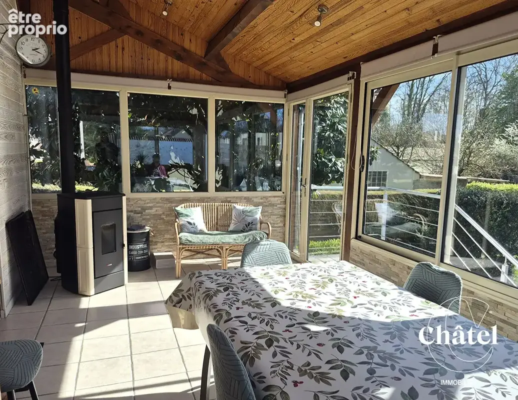 Maison  4 ch , 2 salles d'eau, sous sol aménagé , jardin arboré, véranda, garages - photo 3