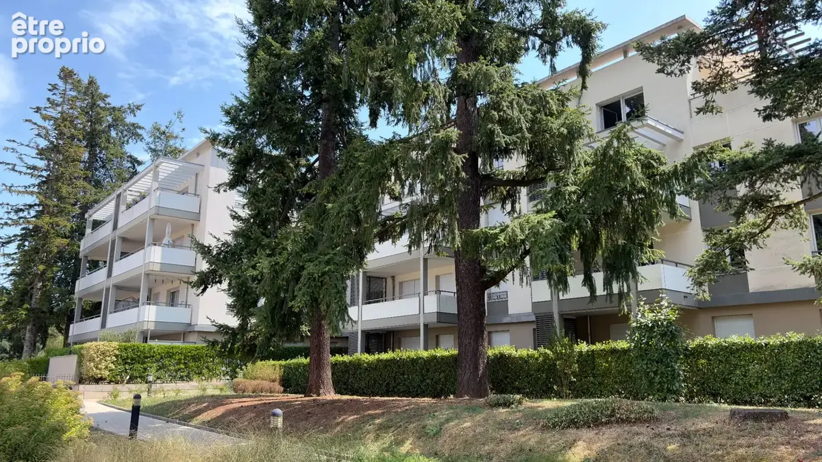 VILLEFRANCHE secteur Parc Vermorel Appartement  T3 de 77 m² avec terrasse - photo 8