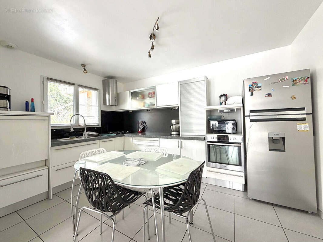 À VENDRE - Maison contemporaine de 115 m² à Villars (42390) - Vue exceptionnelle sur le Golf de Saint-Étienne - photo 6
