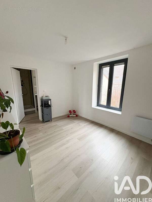 Photo 2 - Maison à MONTREUIL-AUX-LIONS