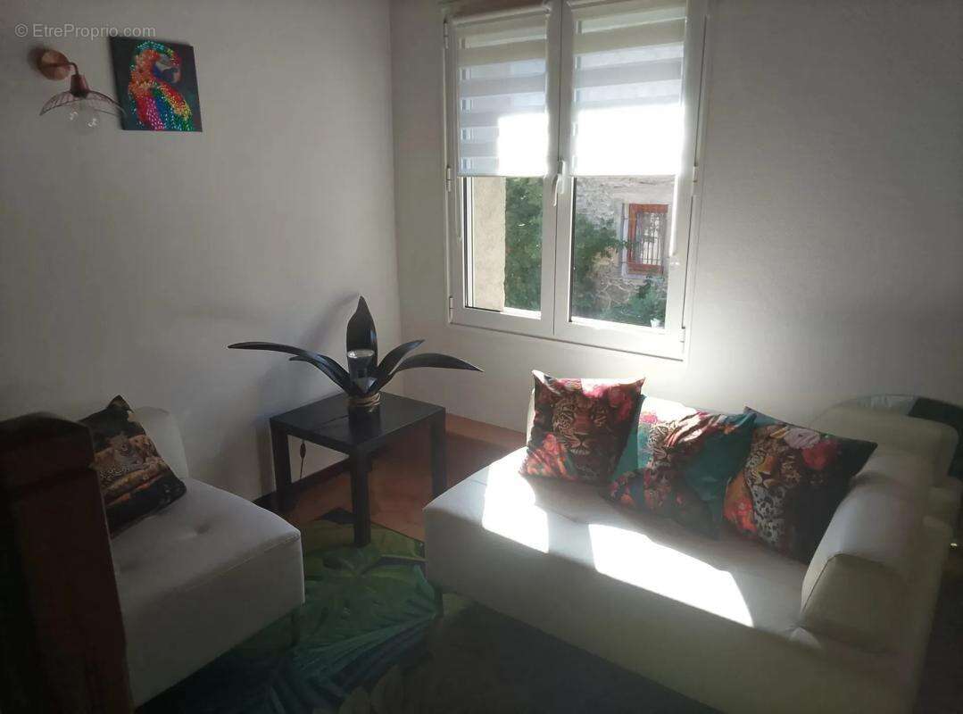 Élégante maison de plus de 200 m² à Axat rénovée avec extérieurs - photo 17