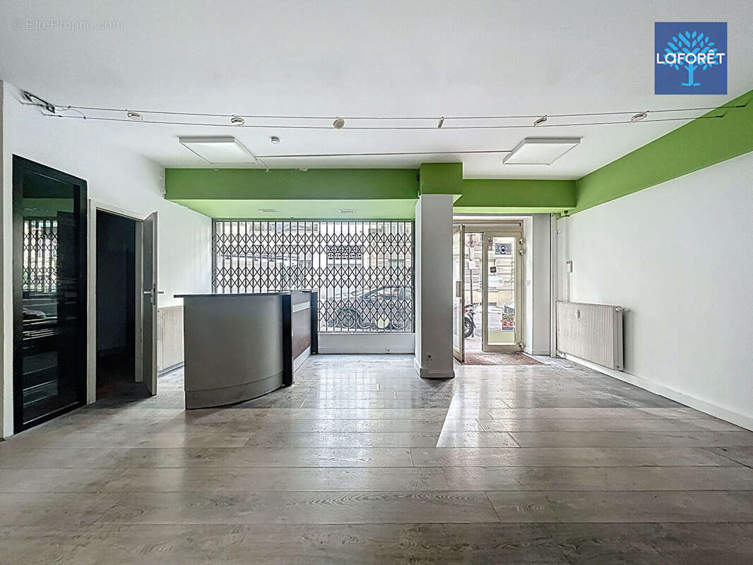 Local commercial Nice 71 m2 - photo 3