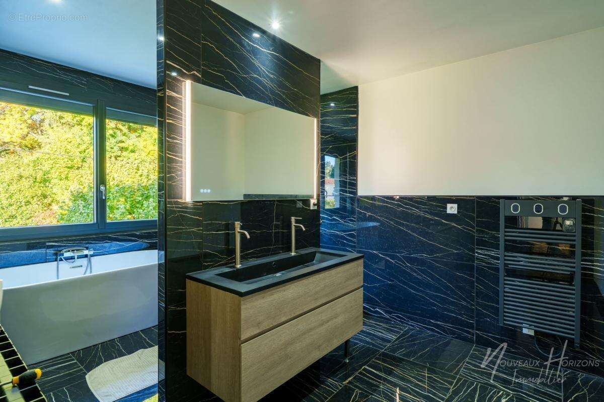 Maison à VERNEUIL-SUR-VIENNE