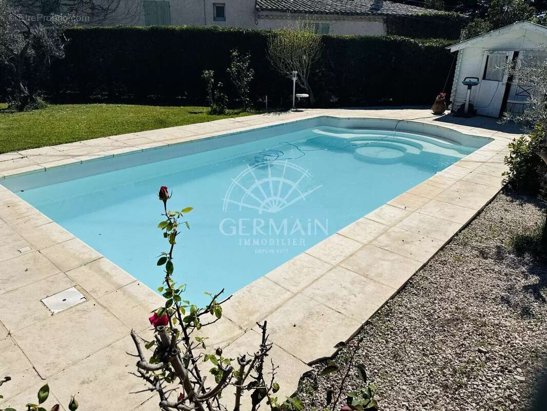 Maison à L'ISLE-SUR-LA-SORGUE