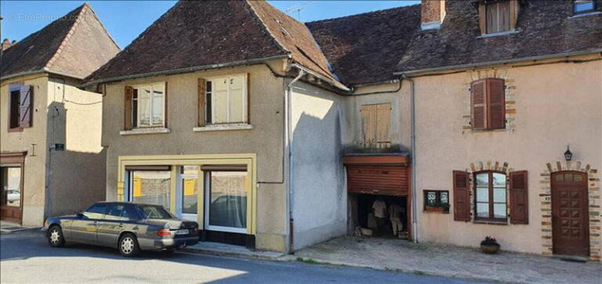 Maison à COUSSAC-BONNEVAL
