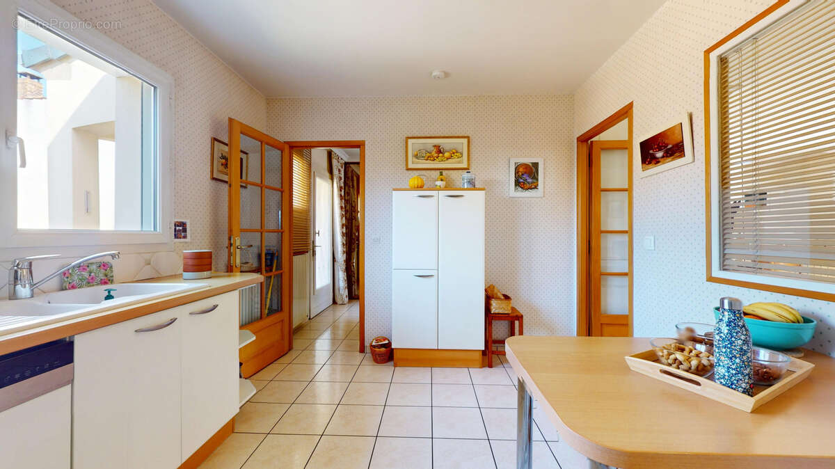 Maison à SAINTE-GENEVIEVE-DES-BOIS