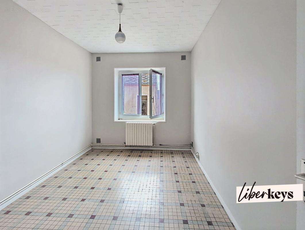 Ensemble immobilier à rénover – 3 habitations – Idéal gîtes ou projet familial - photo 8