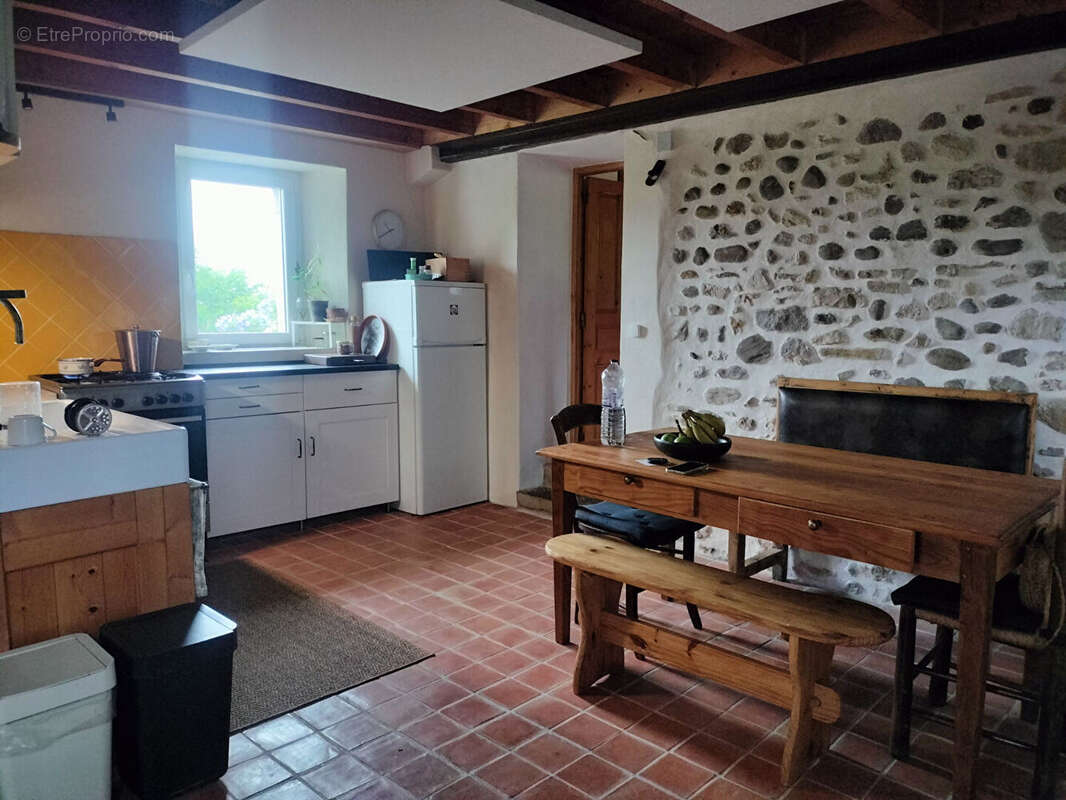 Maison ancienne rénovée 4 pièce(s) 80 m2 avec dépendances - photo 4
