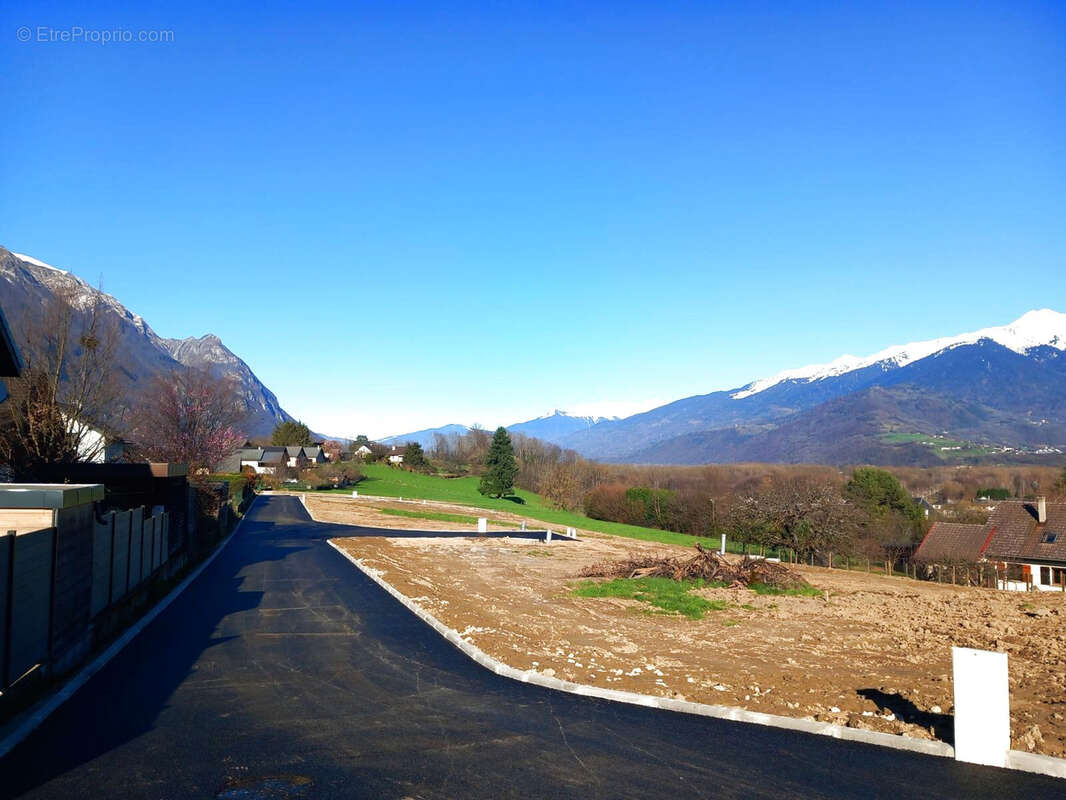 Terrain à CHAMOUSSET