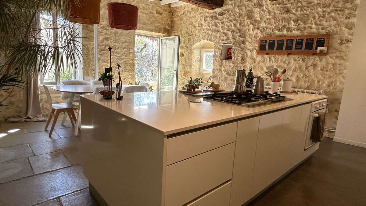 Maison à VAILHAUQUES