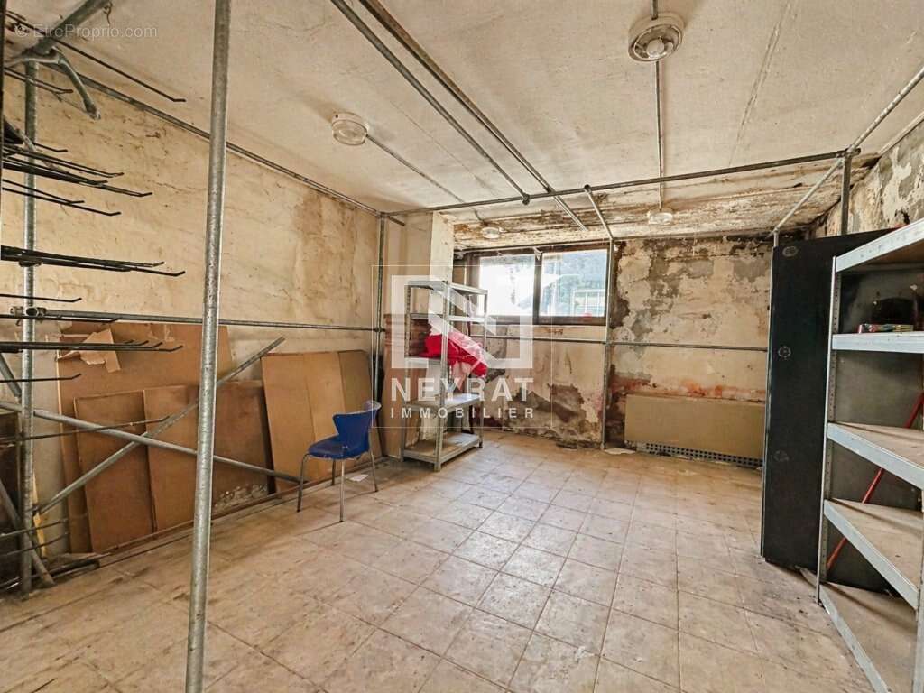 Commerce à MONTCEAU-LES-MINES