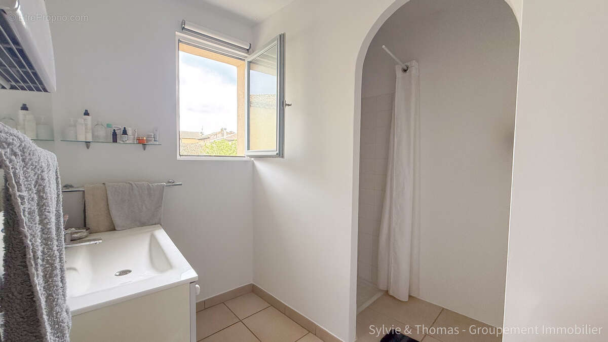 Maison à CADEROUSSE