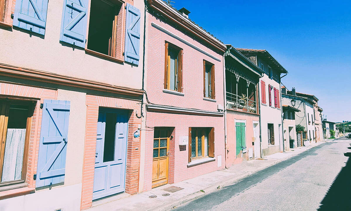 Maison à SAINT-SULPICE-SUR-LEZE