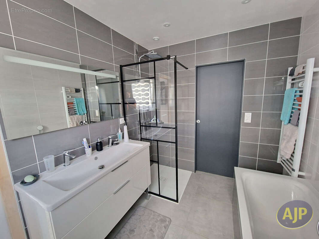 Maison à SAINT-PHILBERT-DE-GRAND-LIEU